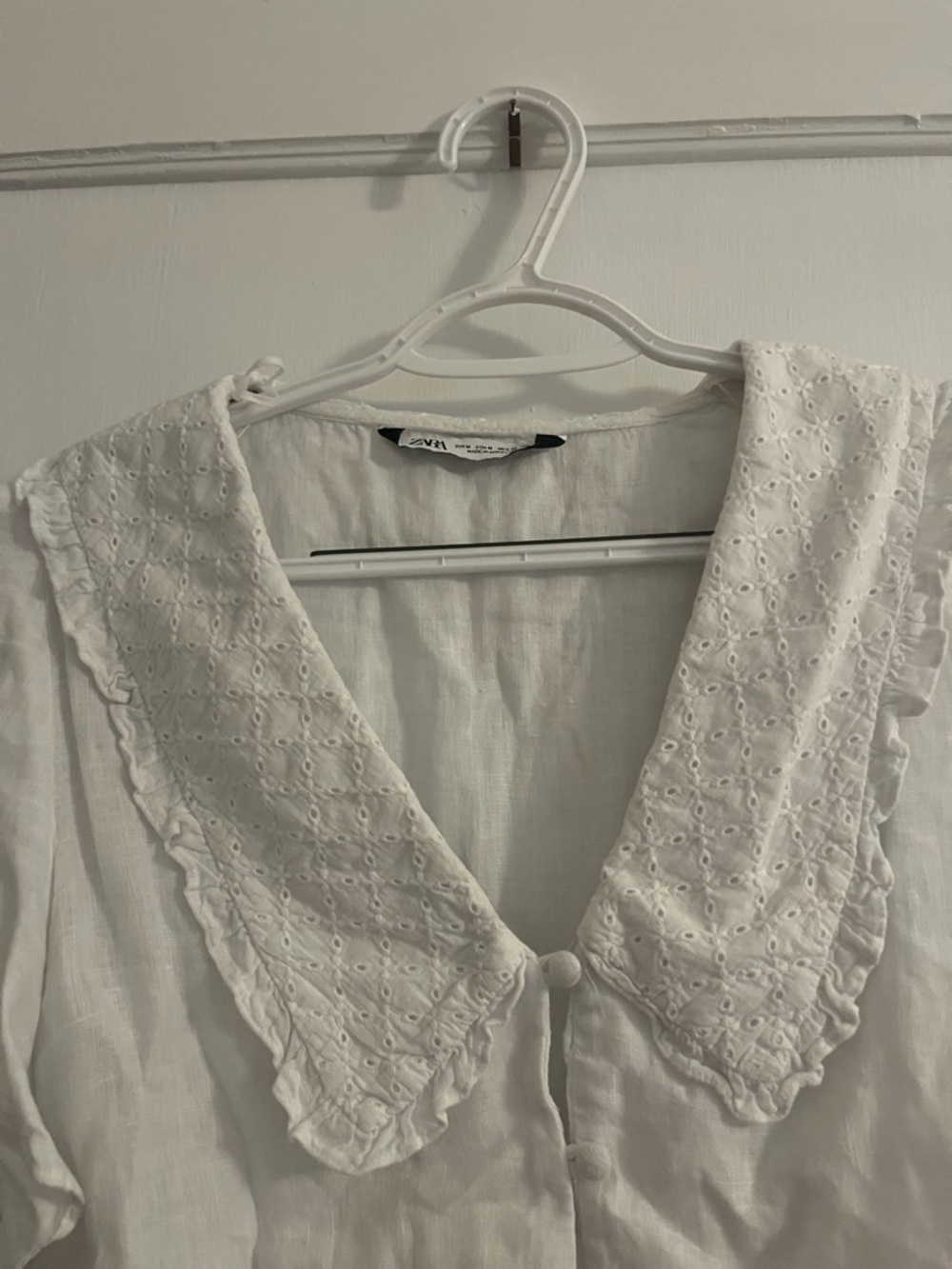 Zara White Eyelet Collar Button-Up Blouse - Picture 2 of 4